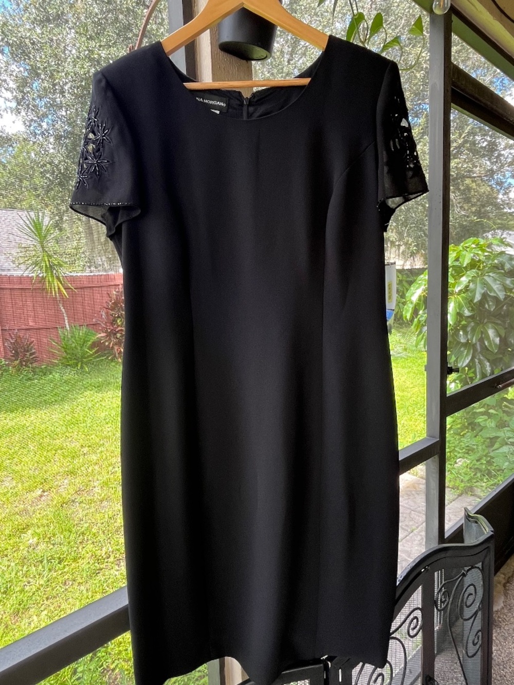 Donna Morgan sheath black dress short sleeves with floral beadwork accents sz 14